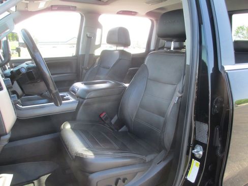 Used 2018 GMC Sierra 3500 Denali w/ Duramax Plus Package image 23