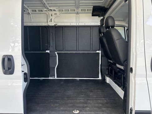 Used 2025 RAM ProMaster 2500 w/ Convenience Group FWD image 25