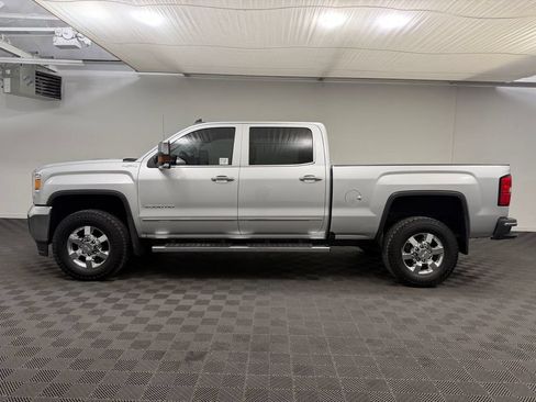 Used 2016 GMC Sierra 2500 SLT w/ Duramax Plus Package AWD/4WD image 2