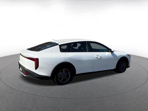 Used 2026 Kia K4 FWD image 15