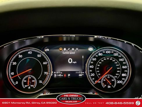 Used 2017 Bentley Bentayga image 23