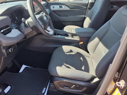 New 2026 Ford Explorer Active RWD image 18