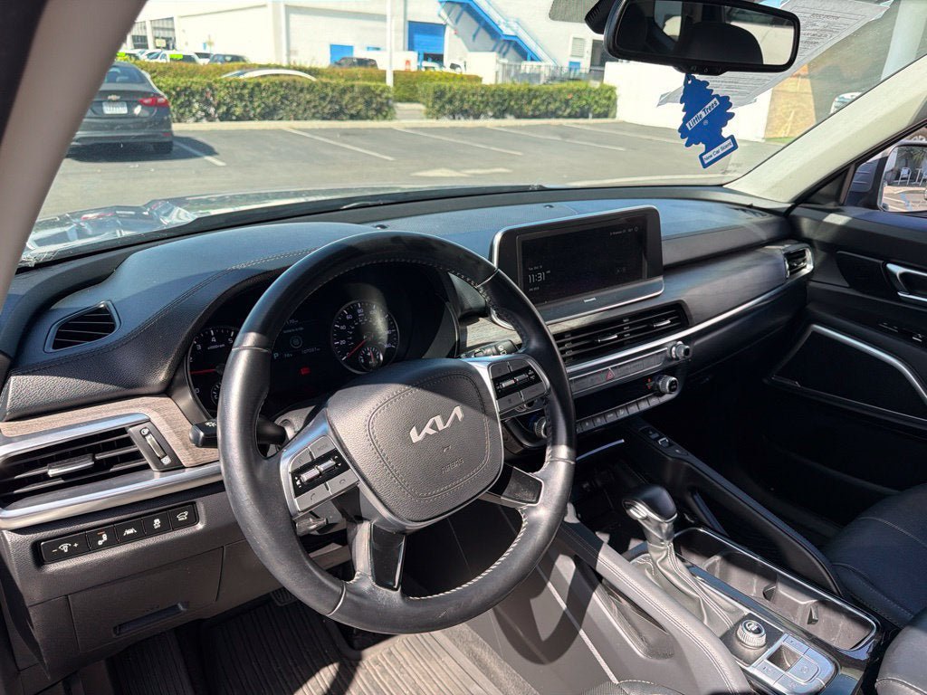 Used 2022 Kia Telluride EX FWD image 10