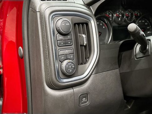 Used 2021 Chevrolet Silverado 1500 LT w/ Z71 Off-Road Package AWD/4WD image 13