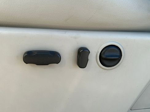 Used 2011 GMC Sierra 3500 SLT image 17