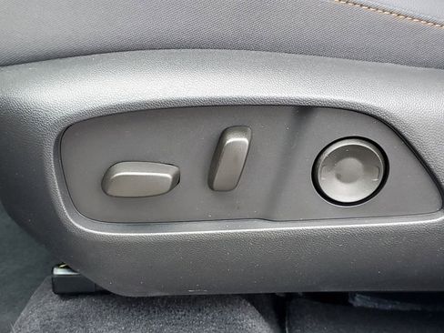 Used 2025 Chevrolet Equinox ACTIV w/ Safety and Technology Package AWD/4WD image 6