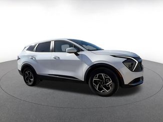 Used 2025 Kia Sportage LX video 2