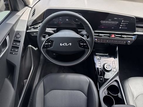 New 2026 Kia Niro Wind FWD image 12