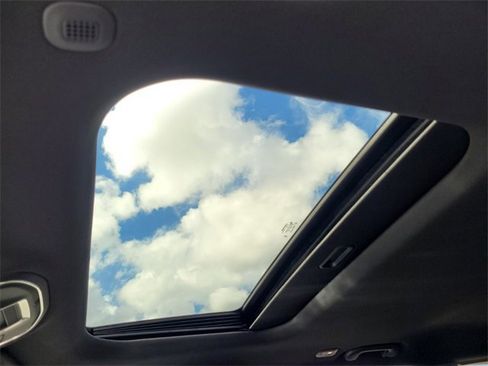 Used 2025 Jeep Grand Cherokee Altitude image 19