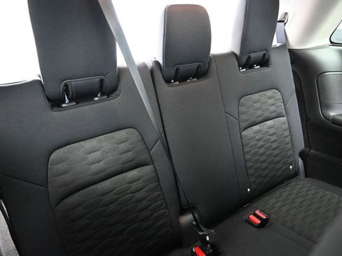 Used 2025 Nissan Pathfinder SV image 28