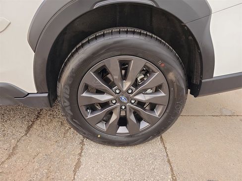 Certified 2025 Subaru Outback Onyx Edition XT image 39