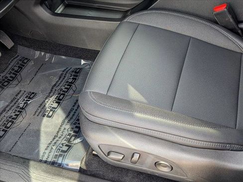 New 2026 Chevrolet Equinox EV LT image 4