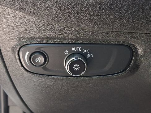 Used 2023 Chevrolet Equinox LT FWD image 25