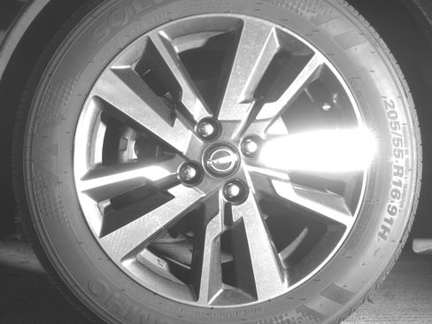 Used 2025 Nissan Versa SV FWD image 12