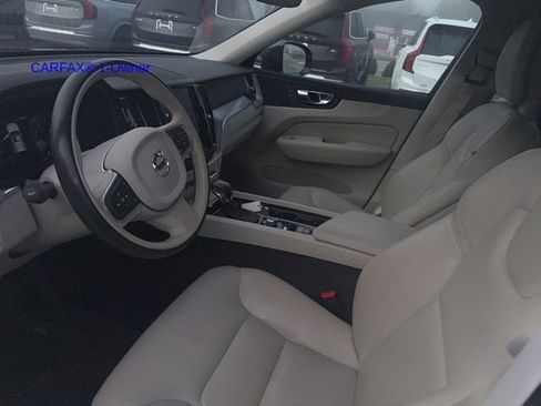 Used 2018 Volvo XC60 T5 Momentum w/ Convenience Package AWD/4WD image 18