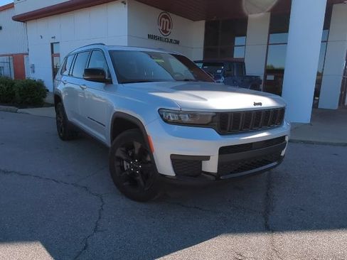Certified 2021 Jeep Grand Cherokee L Laredo AWD/4WD image 3