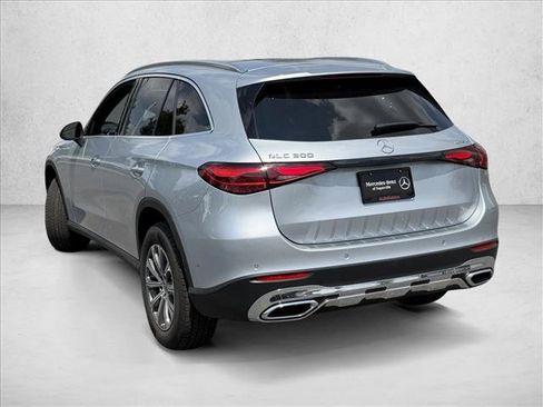 Used 2025 Mercedes-Benz GLC 300 4MATIC image 7