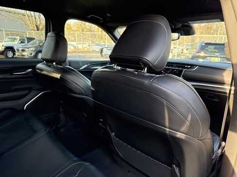 Used 2022 Jeep Grand Cherokee Altitude image 25