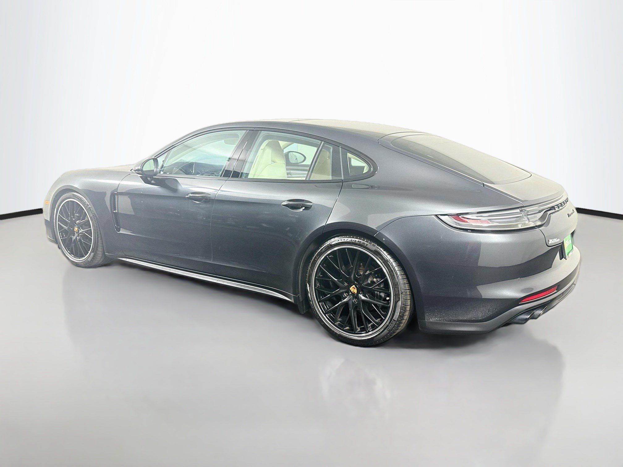 Used 2023 Porsche Panamera 4 Platinum Edition AWD/4WD image 7