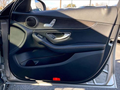 Used 2019 Mercedes-Benz C 300 Sedan image 27