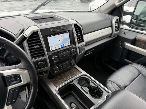 Used 2019 Ford F250 Lariat image 6