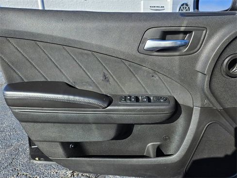 Used 2019 Dodge Charger SXT image 30