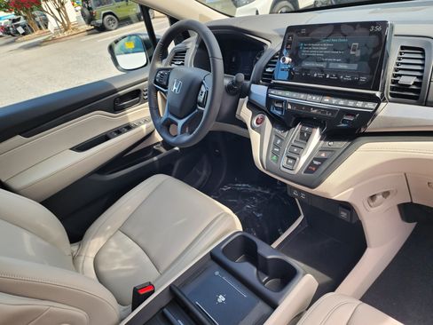 New 2026 Honda Odyssey EX-L image 8