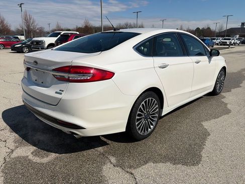 Used 2018 Ford Fusion SE w/ Fusion SE Technology Package image 9