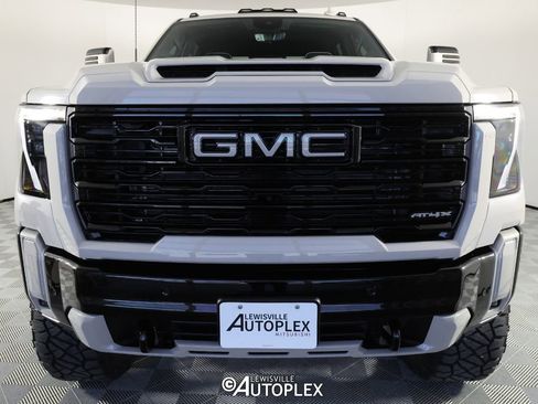 Used 2026 GMC Sierra 2500 AT4X image 2