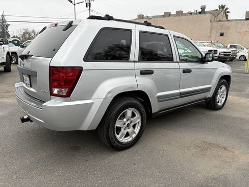 Used 2005 Jeep Grand Cherokee Laredo w/ Cargo Convenience Group image 2