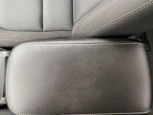 Used 2022 Chevrolet Colorado LT w/ Fleet Safety Package image 17