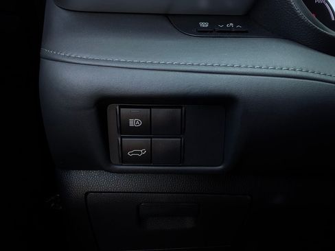 Used 2022 Toyota Highlander LE AWD/4WD image 23