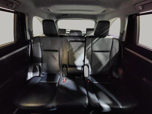 Used 2015 Toyota Highlander XLE image 34