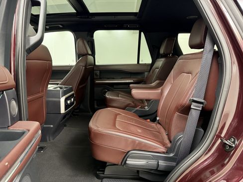 Used 2024 Ford Expedition Limited image 25