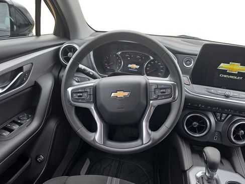 Used 2024 Chevrolet Blazer LT w/ Convenience Package FWD image 12