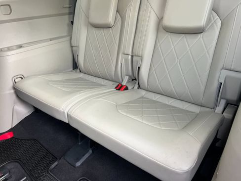 Used 2024 Volkswagen Atlas SEL Premium R-Line image 16