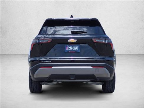 Used 2026 Chevrolet Equinox LT w/ Safety and Technology Package FWD image 6