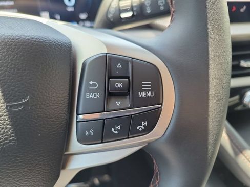 Used 2026 Ford Explorer Active RWD image 6