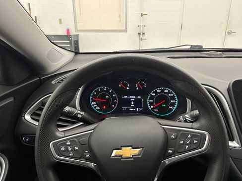 Used 2022 Chevrolet Malibu LS w/ Driver Confidence Package II FWD image 12