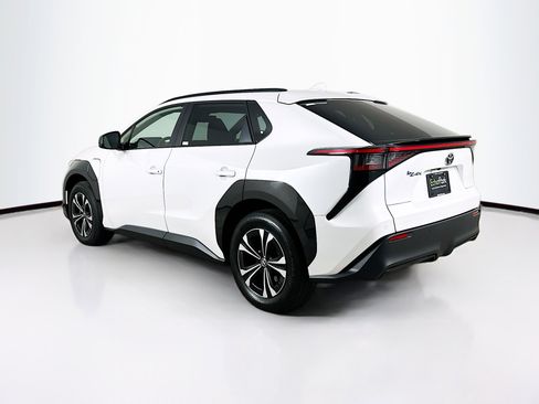 Used 2023 Toyota bZ4X XLE w/ Weather Package image 5