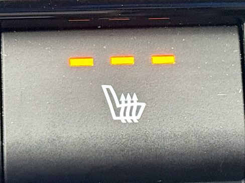 Used 2025 Hyundai Elantra SEL image 20