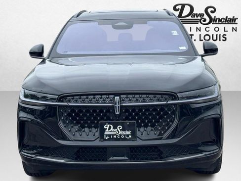 Used 2025 Lincoln Nautilus Reserve AWD/4WD image 8