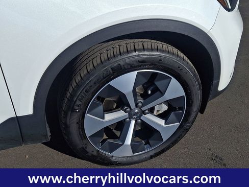 Certified 2025 Volvo XC40 B5 Core w/ Protection Package Premier image 9