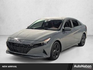 Used 2023 Hyundai Elantra SEL video 1