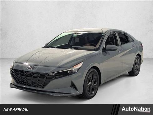 Used 2023 Hyundai Elantra SEL image 1