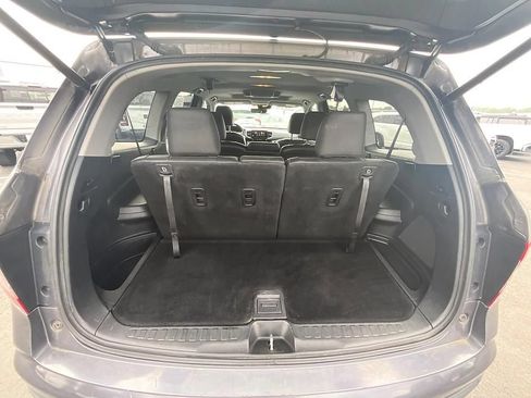 Used 2020 Honda Pilot Touring image 8