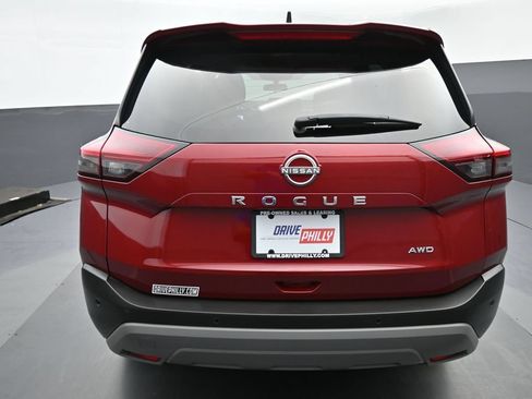 Used 2023 Nissan Rogue S AWD/4WD image 16