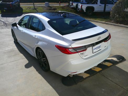 Used 2025 Toyota Camry XSE image 10