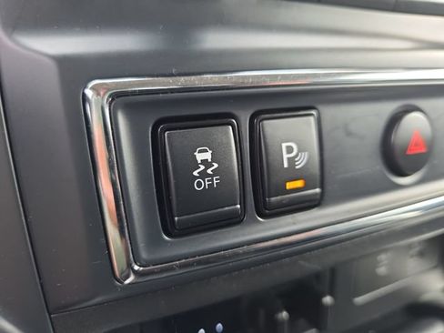 Certified 2022 Nissan Titan SV w/ SV Convenience Package AWD/4WD image 32