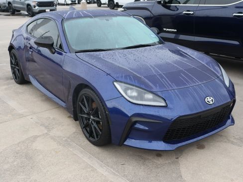 Used 2025 Toyota GR86 Premium RWD image 2